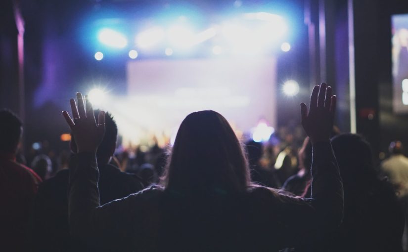 Hechos 16:25-36 Hay libertad en la alabanza